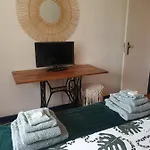 Sondela Self Catering Апартаменты