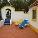 Sondela Self Catering شقة