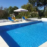 Апартаменты Sondela Self Catering *